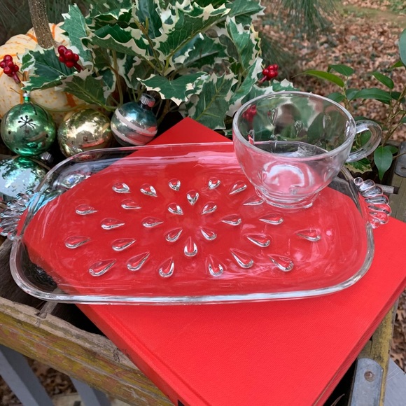 VINTAGE 4 sets of Hostess Snack Trays & Cups - Picture 4 of 11